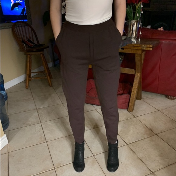 Lululemon Lab Esker joggers in dark cedar/black. Size 6. Worn once. - Picture 3 of 13